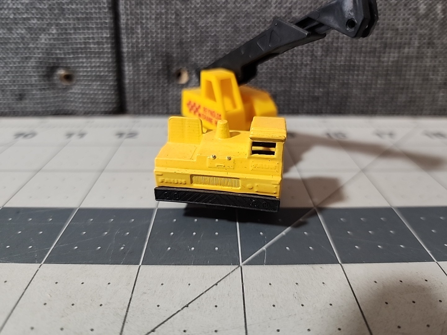 Matchbox (1984-1991) Mobile Crane w/Boom, No hook 1:90 MB140 Reynolds