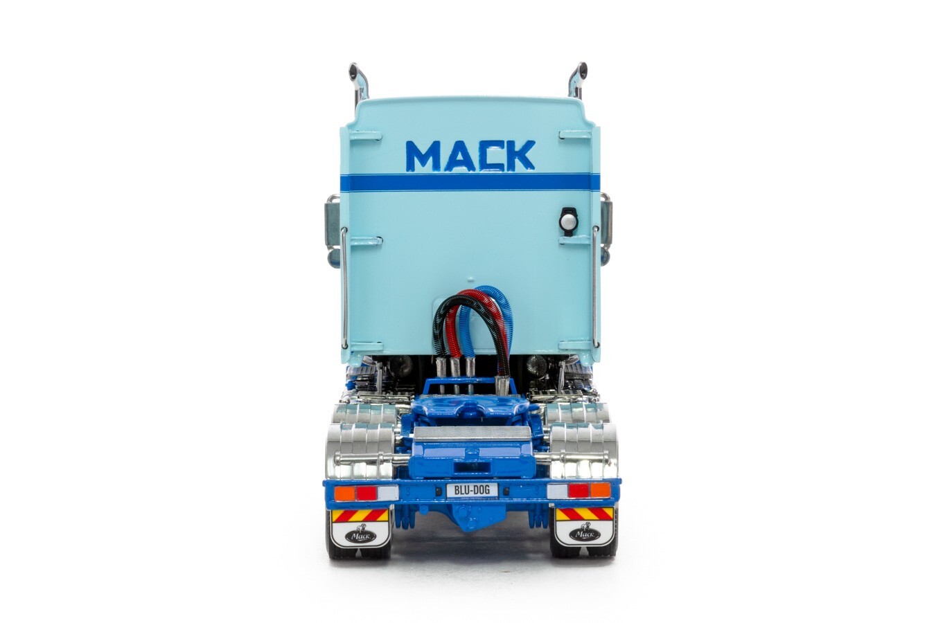 Mack Super-Liner Late Edition – Light Blue – Drake 1:50 Scale Model #Z01511 New
