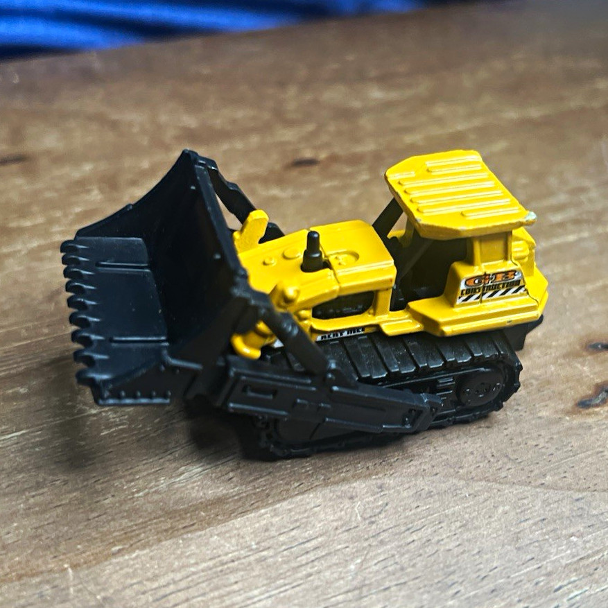 Matchbox Ground Breaker Dozer 1:64 Diecast (2006)
