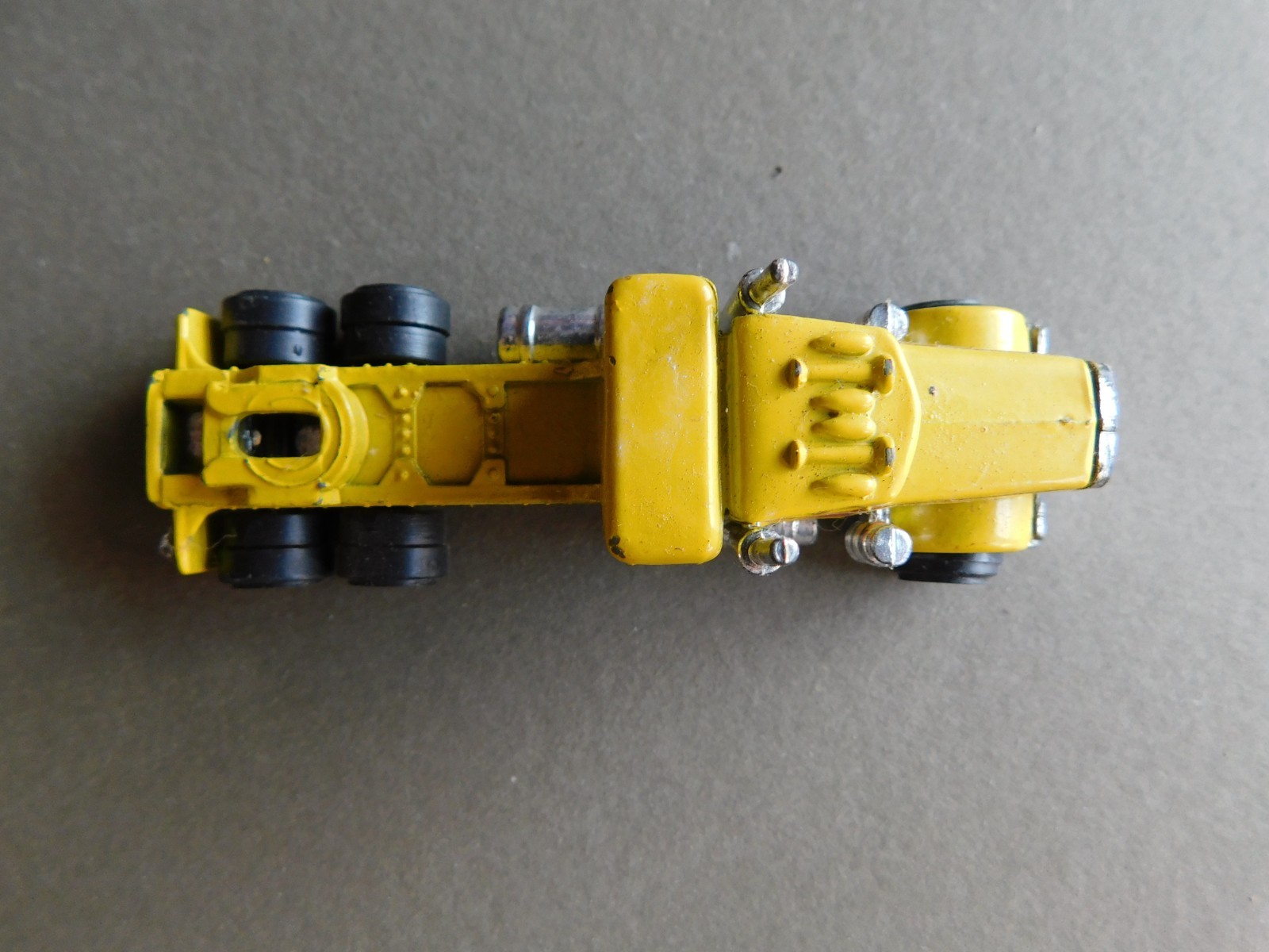 Semi Tractor Trailer Truck Hauler (Yellow) – 1978 Universal Products Diecast Car