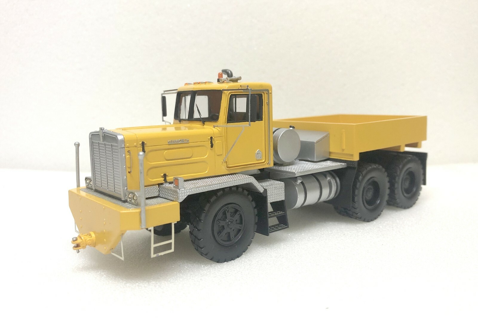 Resin 1/50 Kenworth C500 6×4 Brute 1975 – Ready Built by Fankit Models