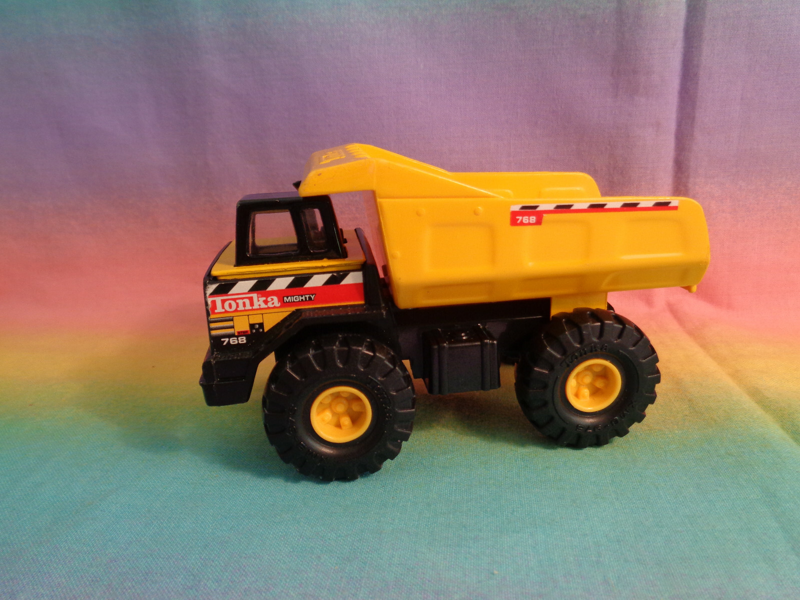 Vintage 1998 Hasbro Maisto Tonka Mini Mighty Dump Truck 768