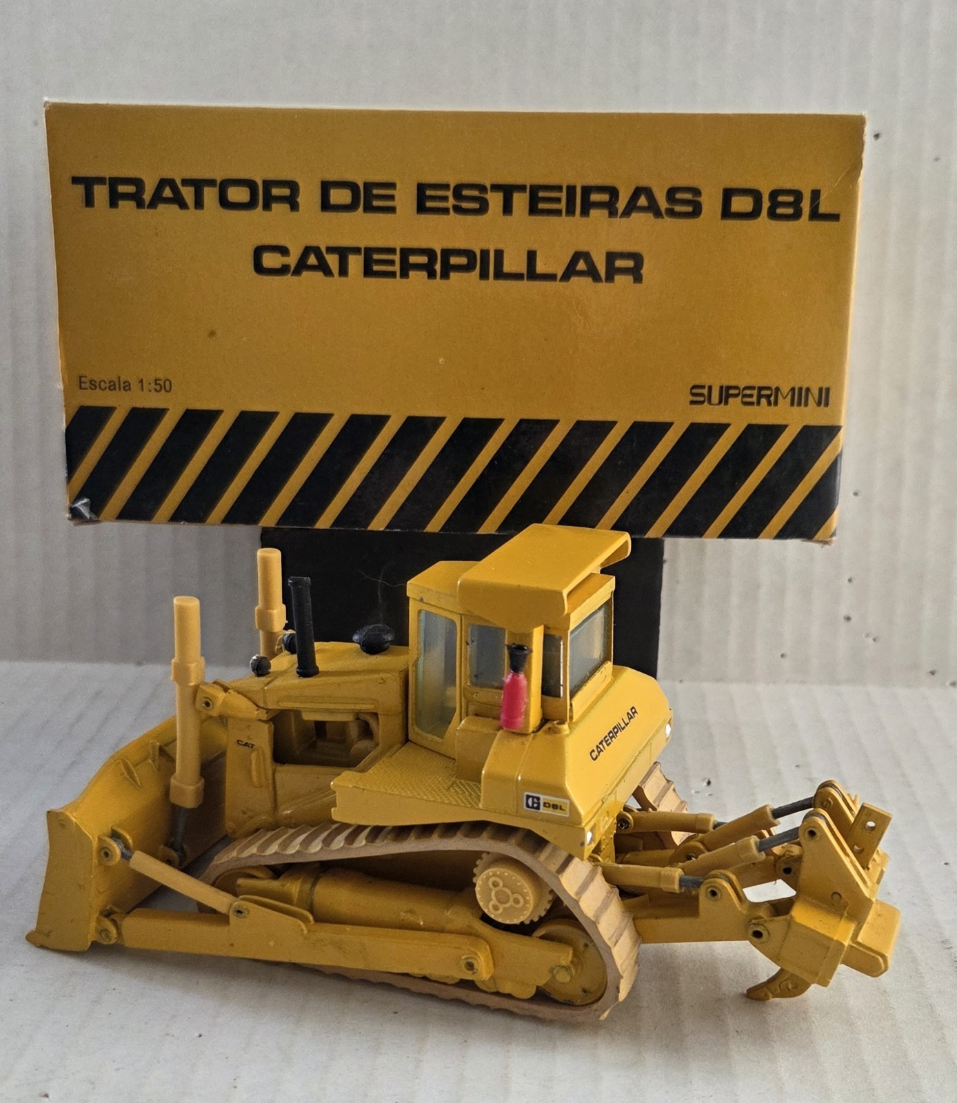 VINTAGE SUPERMINI ARPA CATERPILLAR D8L BULLDOZER W/ RIPPER IN BOX