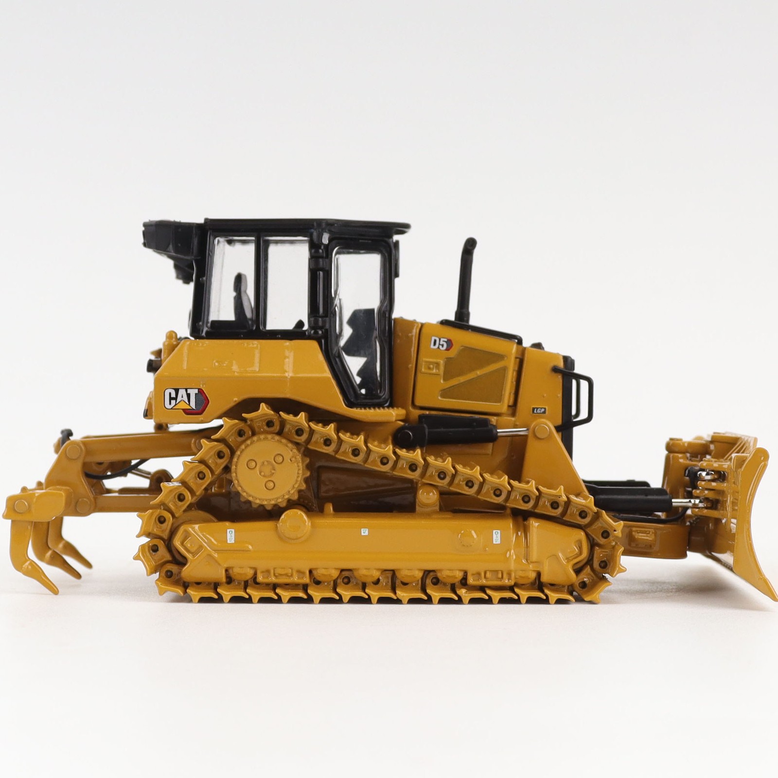 DM 1:50 CAT D5 LGP Foldable Blade Alloy Model 85752