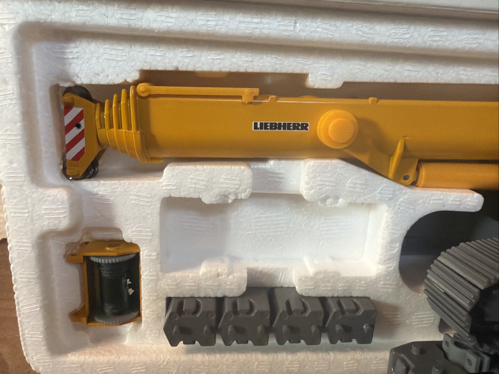 1:50 Hartinger Yellow Liebherr LTR 1100 Telescopic Crawler By Conrad 2738-20 New