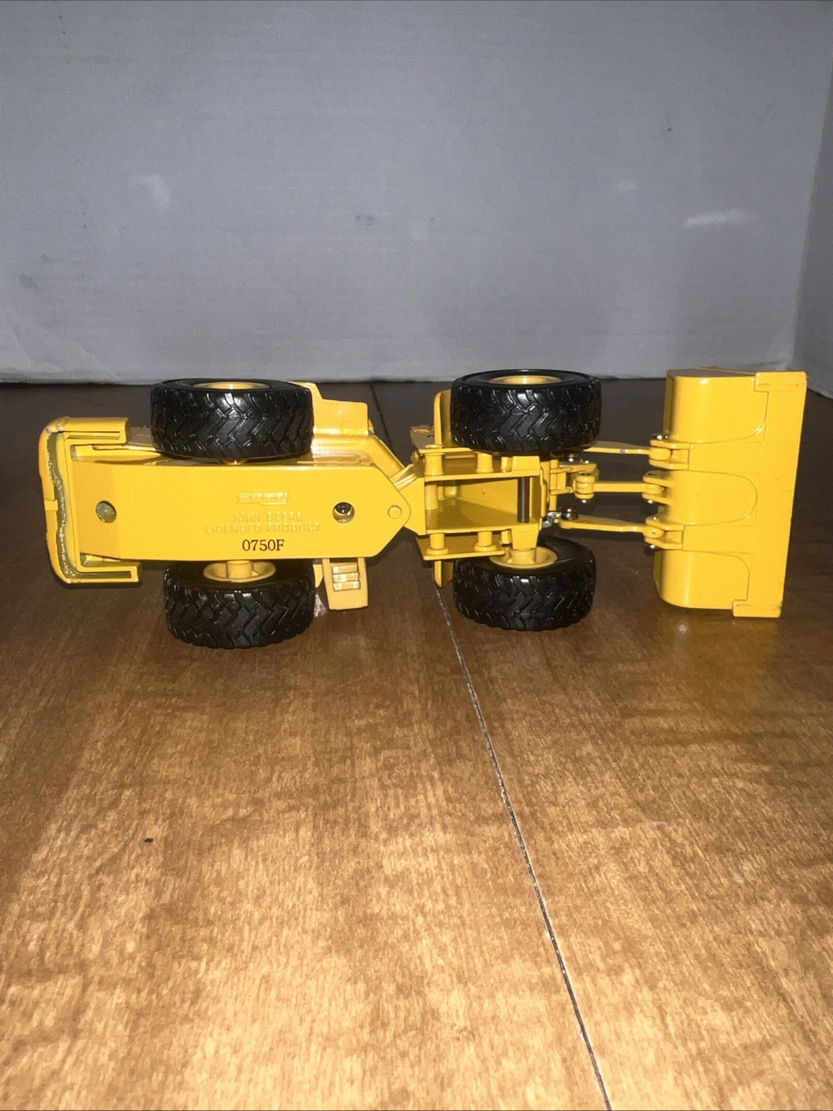 Vintage Ertl Diecast John Deere 744H Wheel Loader 1/50 scale yellow farm toy