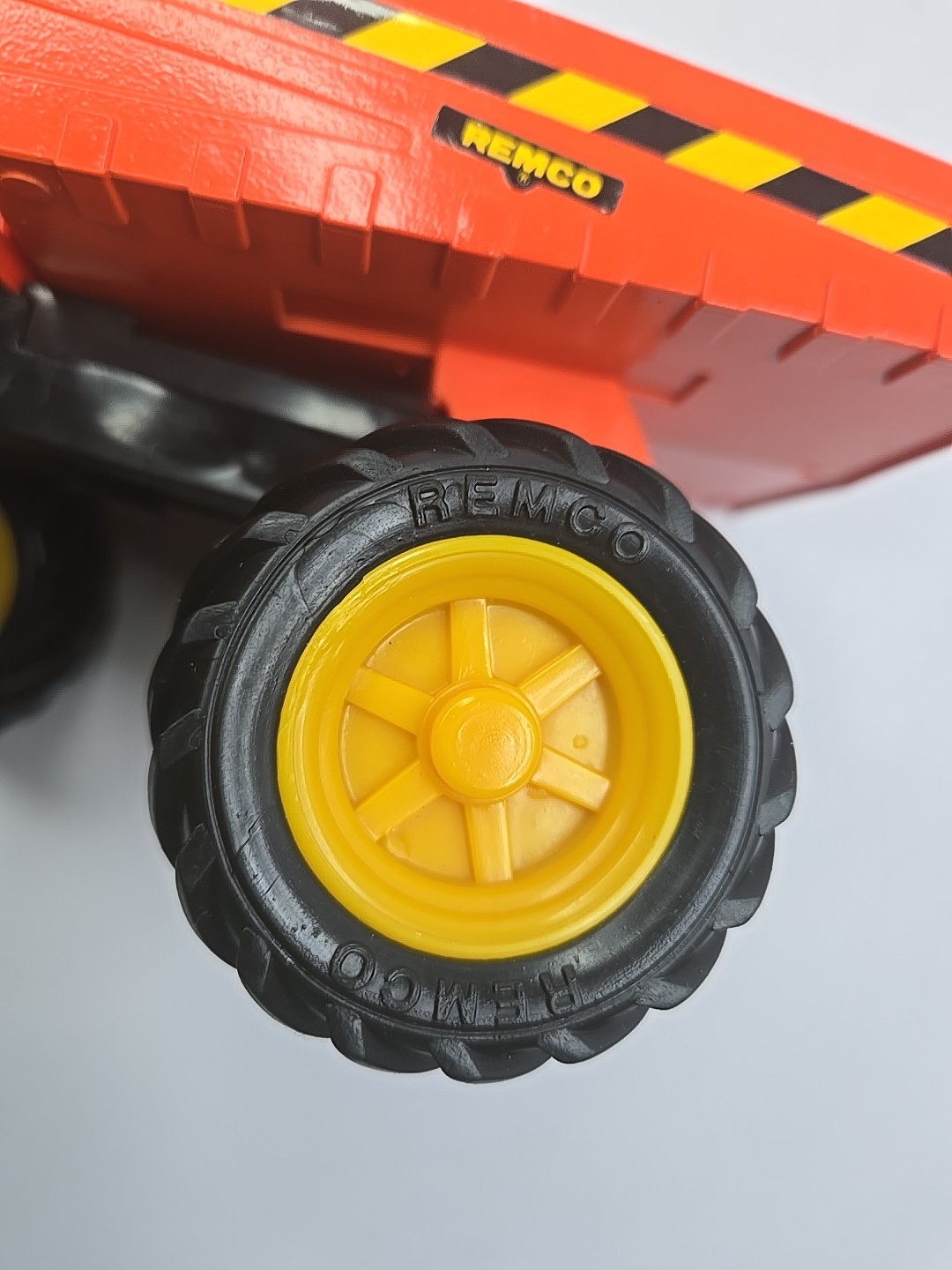 Vintage 1988 Remco Dump Truck Orange Black Yellow Toy 7” Construction