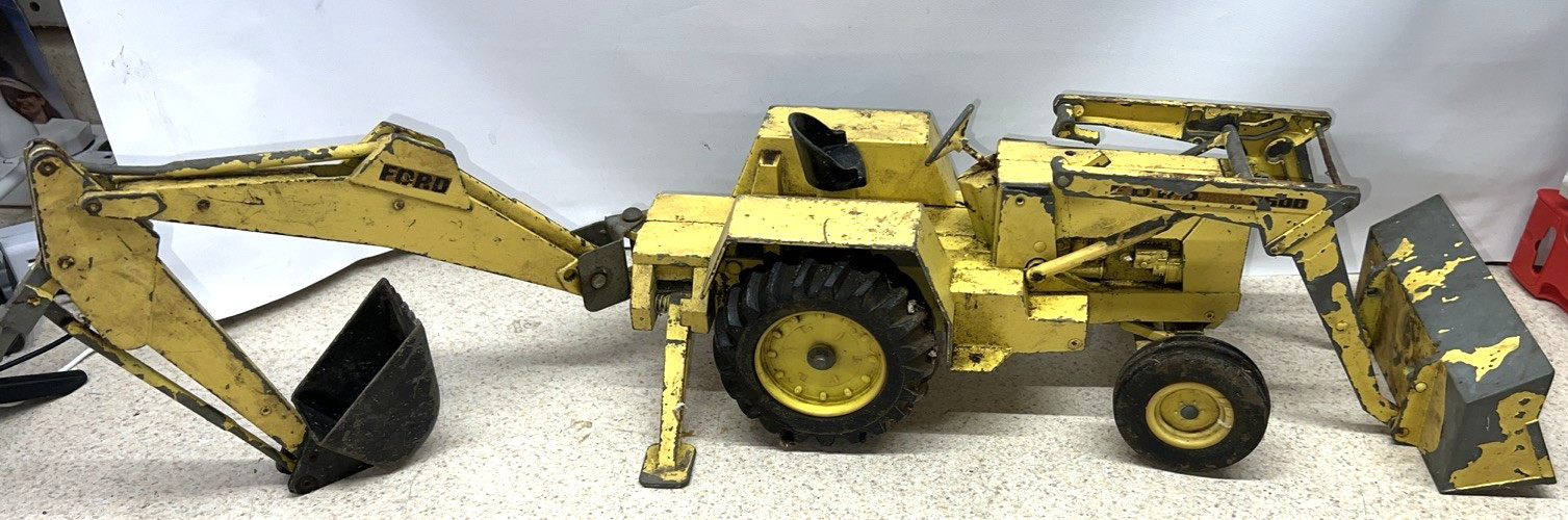 ERTL Vintage 1/22 Scale Diecast Ford 7500 Backhoe Loader Tractor Excavator