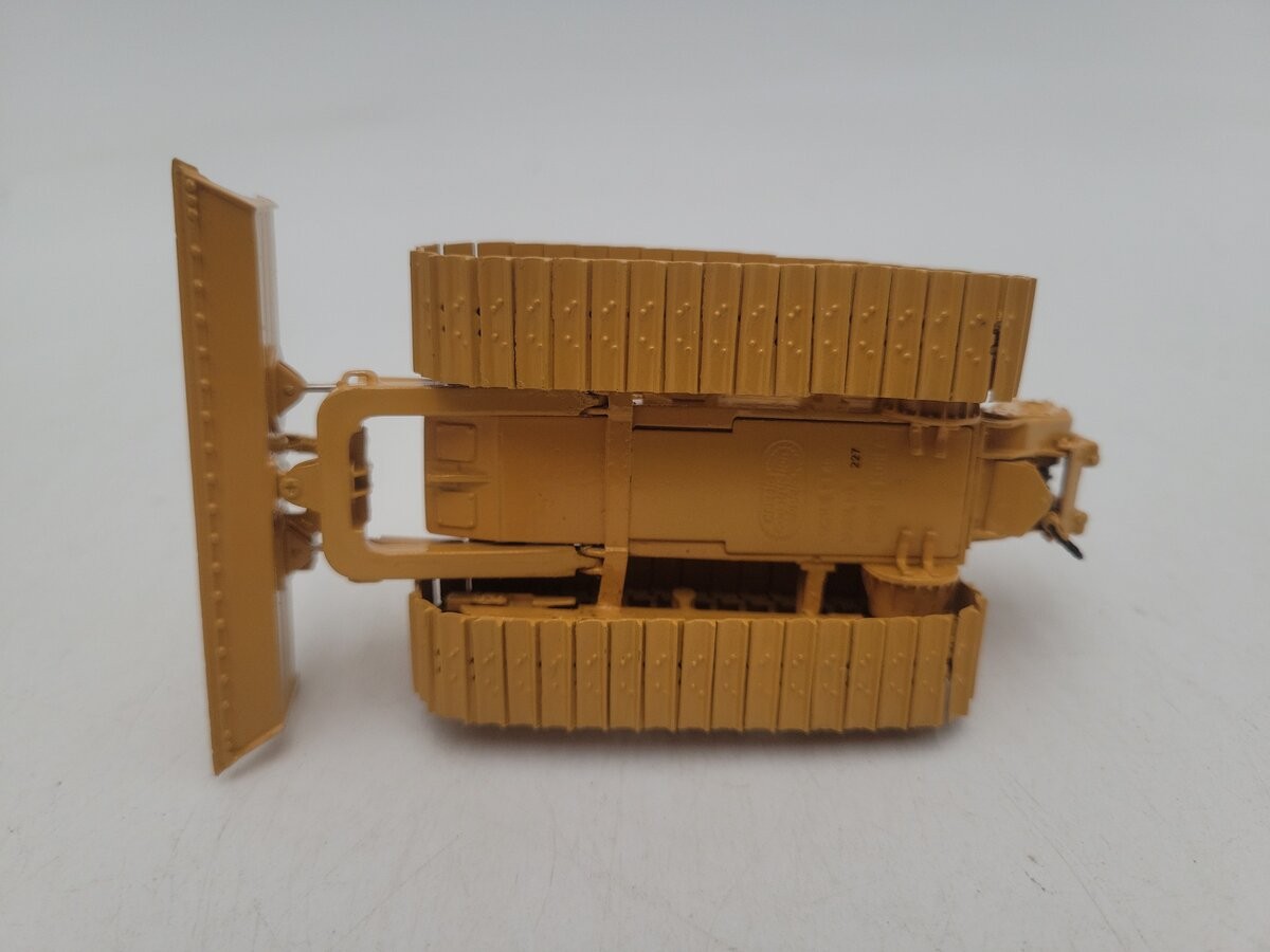 CCM 2005 1:48 Scale Yellow Cat D4G Track-Type Tractor Serial #229 / 300 LN/Box