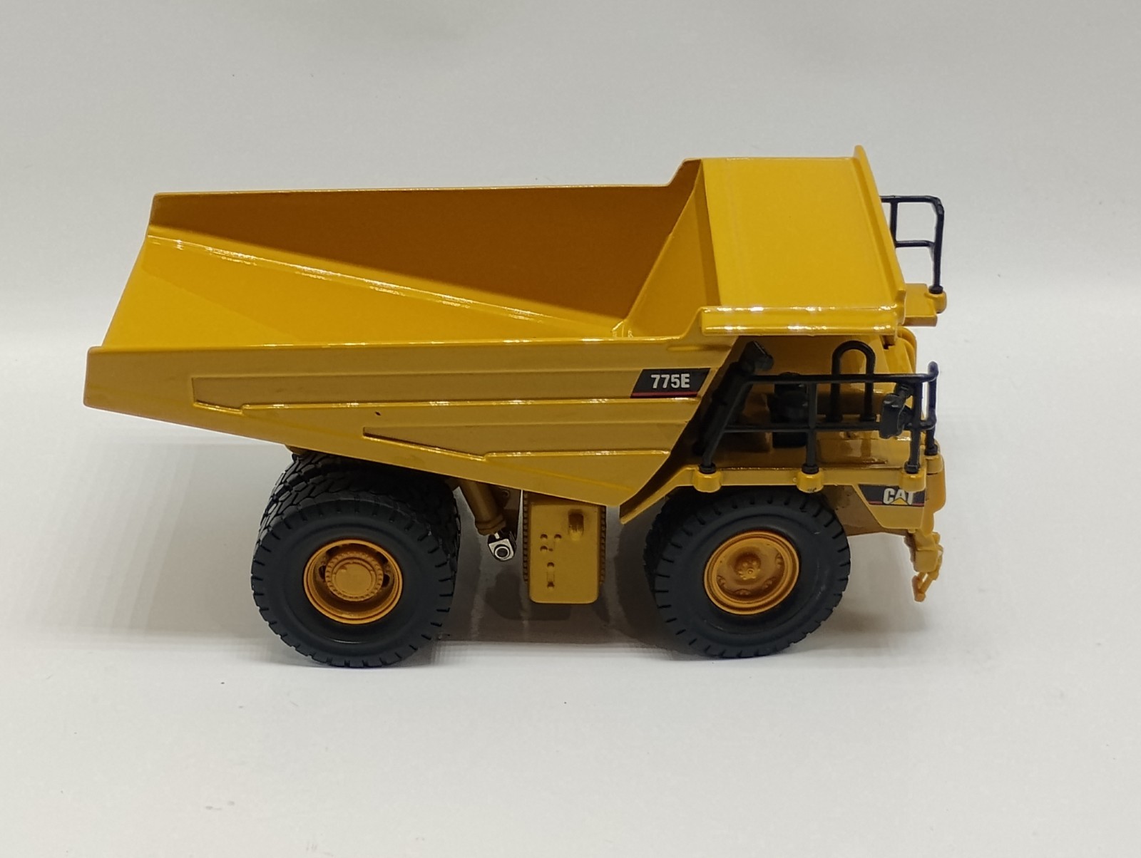 Norscot 1:54 Scale Cat Caterpillar 775E Off Highway Dump Truck