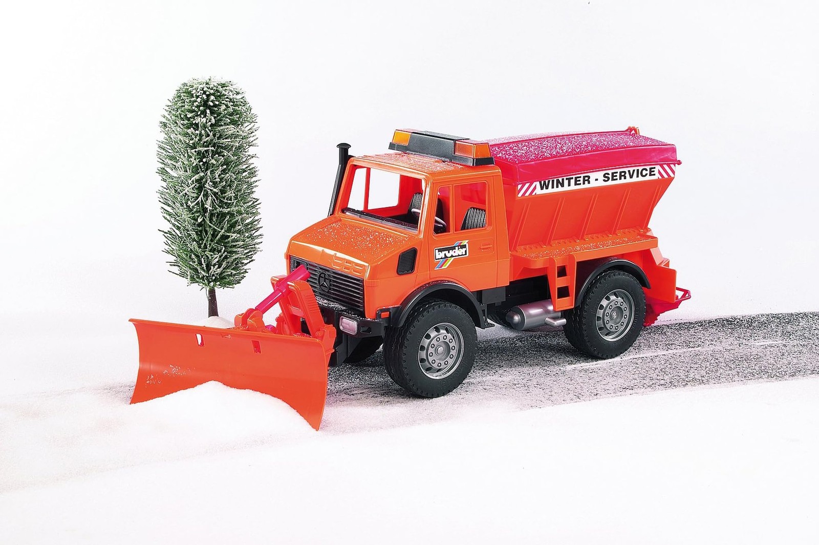 Bruder 02572 MB Unimog w Snow Plow