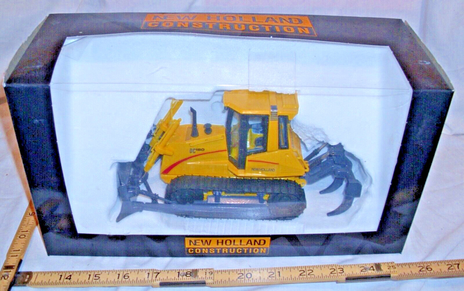 NEW HOLLAND DC 180 DOZER WITH RIPPER MODEL BY AGITECH 1:32 BOXED NEW
