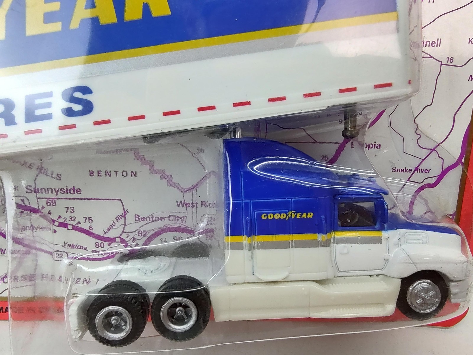 Vintage 1996 Road Champs Goodyear Die Cast Semi Truck Trailer #7382 New Sealed