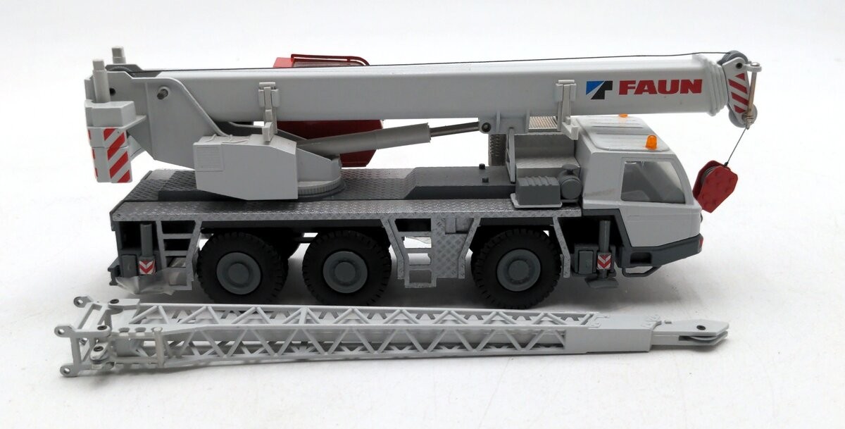 Conrad 2099 1:50 Tadano FAUN ATF 45-3 3-Axle Mobile Crane LN