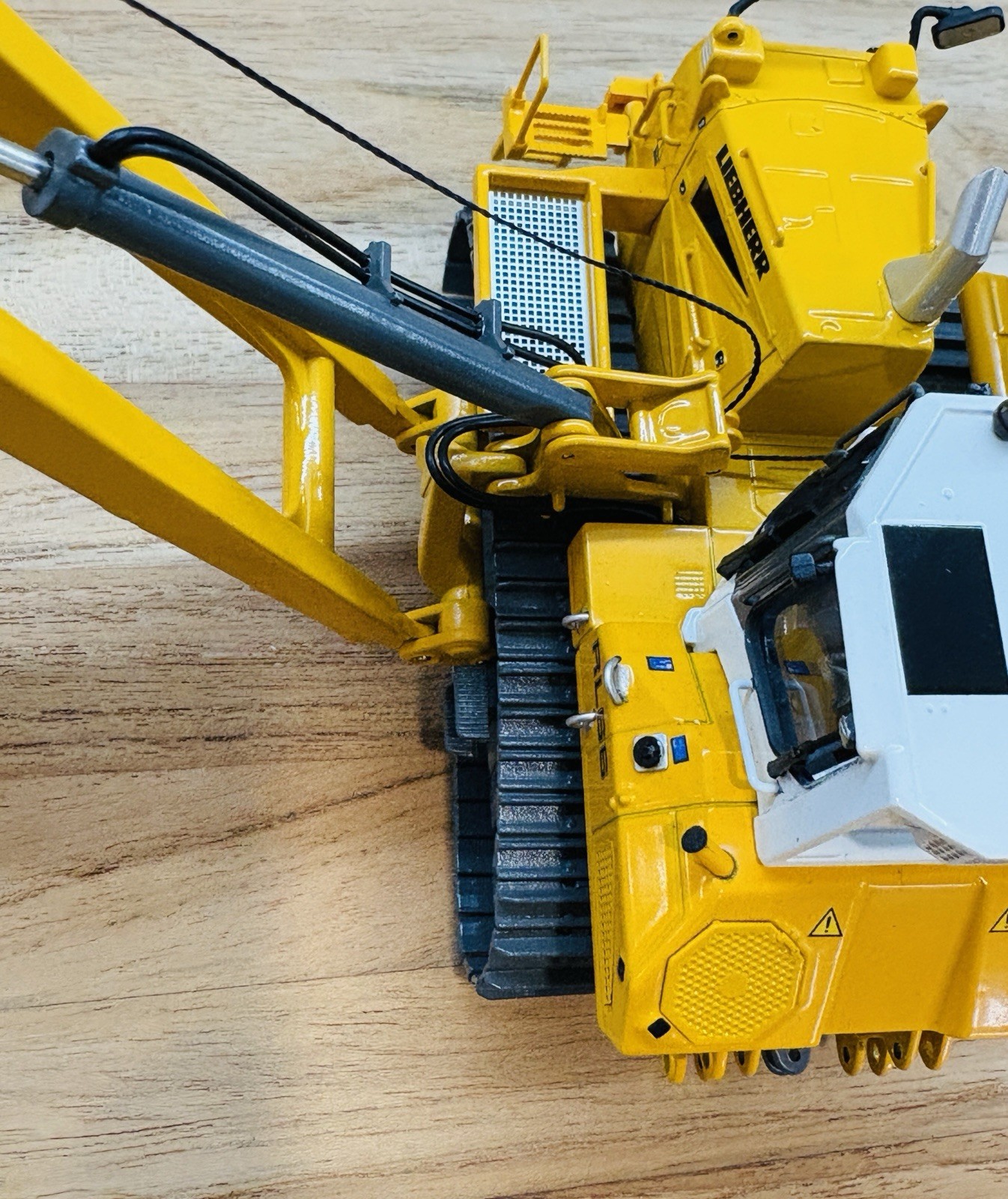Liebherr RL 66 Pipe Layer Excavator Die Cast Collector Model 1/50 Scale Like New