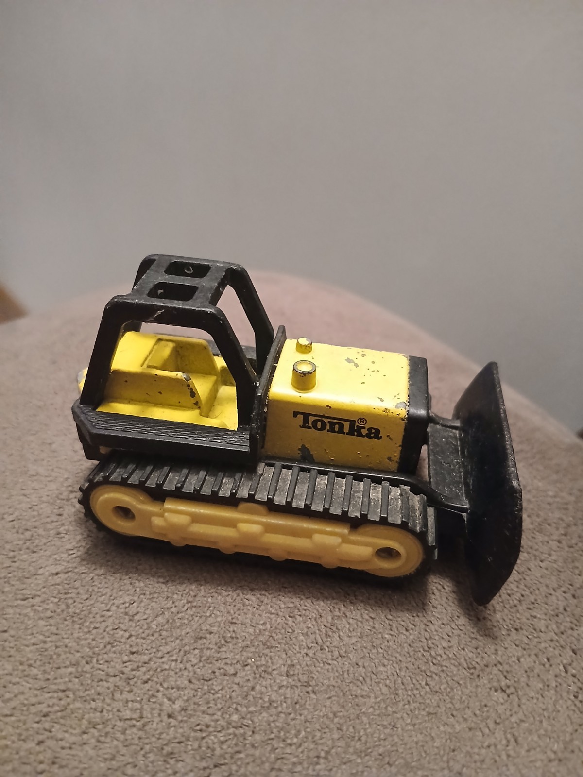 TONKA Tractor Bulldozer Front Loader Diecast Plastic Yellow 3.25”