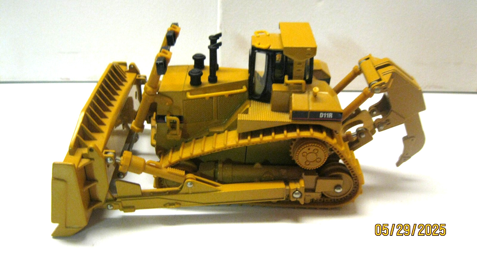 NORSCOT 1999 CAT D11R TRACK-TYPE TRACTOR 55025 1:50 DIECAST MODEL OPENED BOX