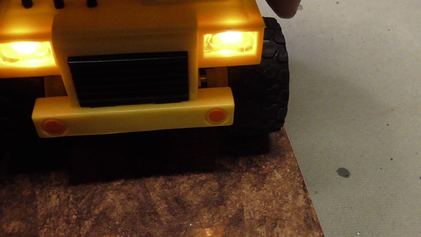 Maxx Action Mega Dump Truck Real Metal Sounds And Lights – NIB