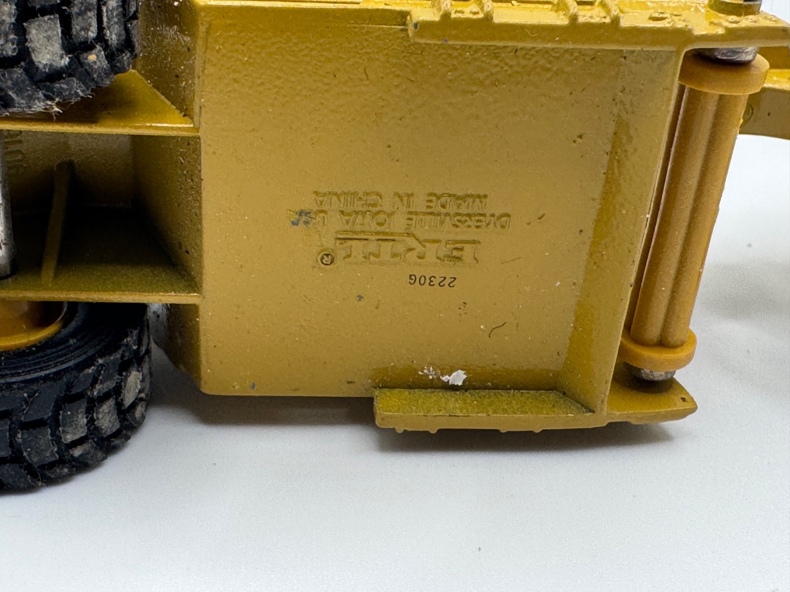 CAT CATERPILLAR 613C EARTH MOVER SCRAPER CONSTRUCTION FARM ERTL RARE VINTAGE