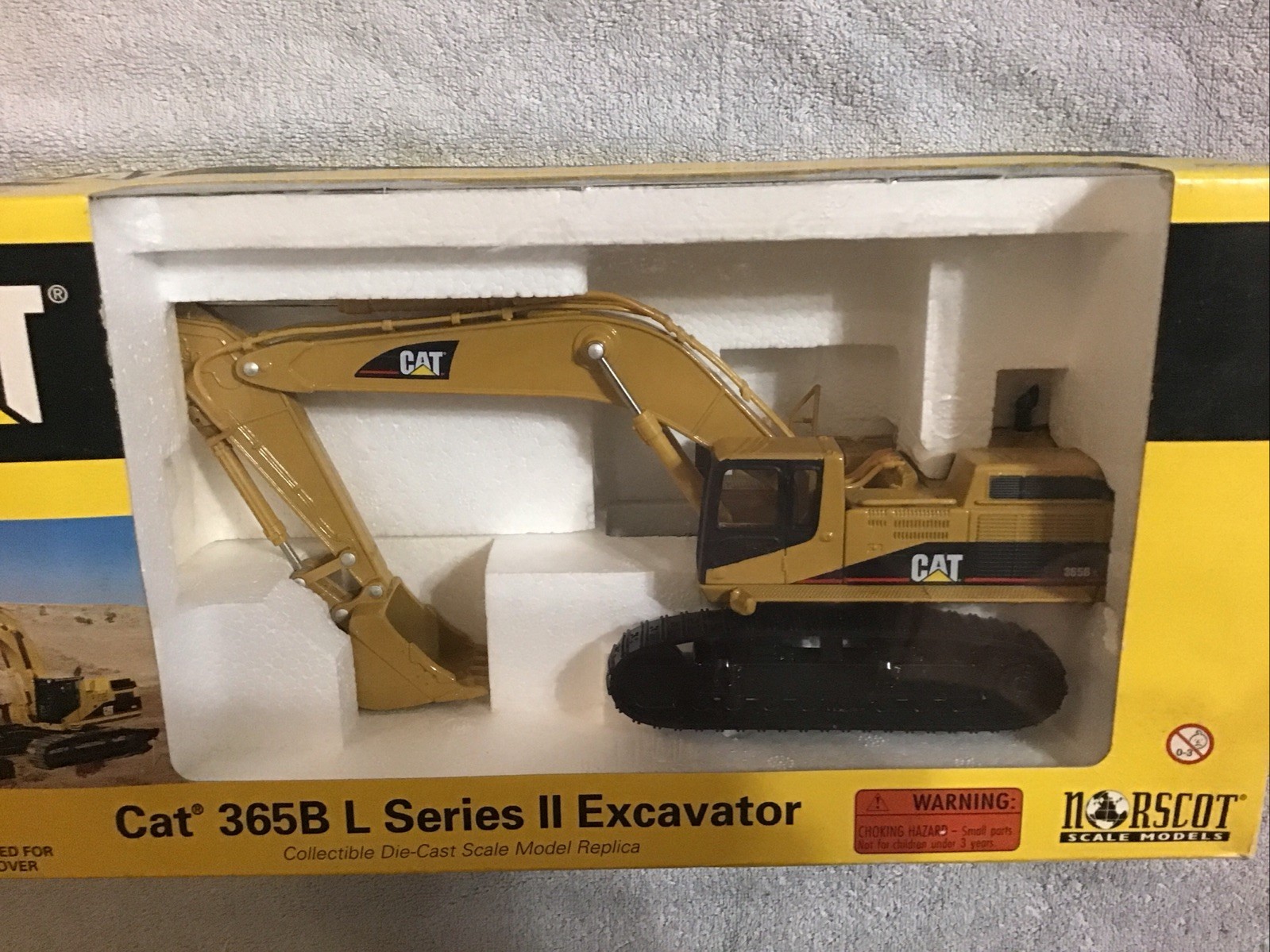 Norscot CAT 365B L Series II Excavator 1:50 Scale Diecast