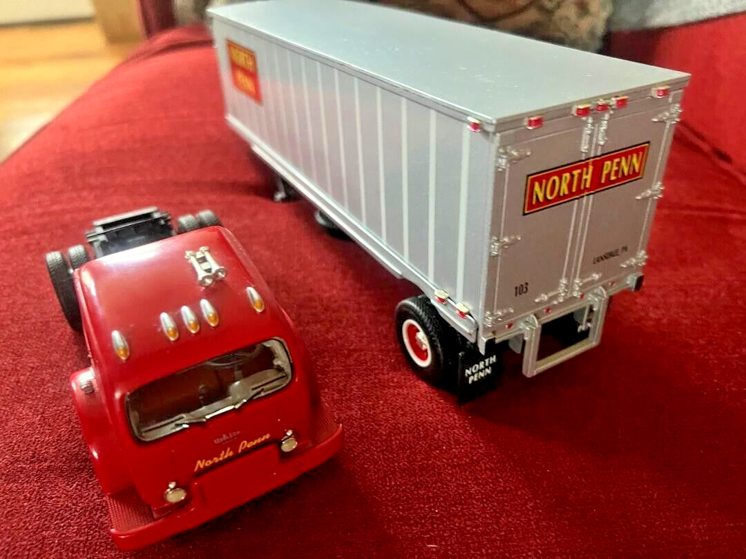 First Gear 1953 White 3000 Tractor w/ 30′ Trailer North Penn Lansdale PA 1:34