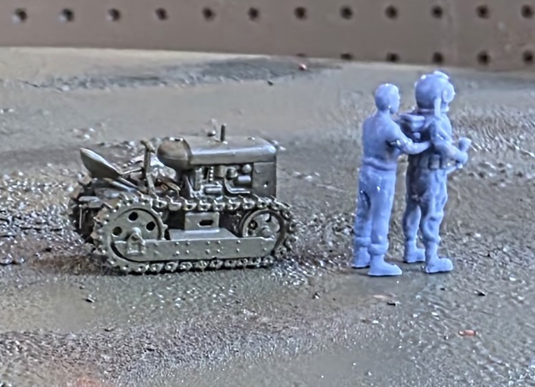 One 1/87 HO scale Cletrac Mini-crawler, olive drab, EXCLUSIVE!