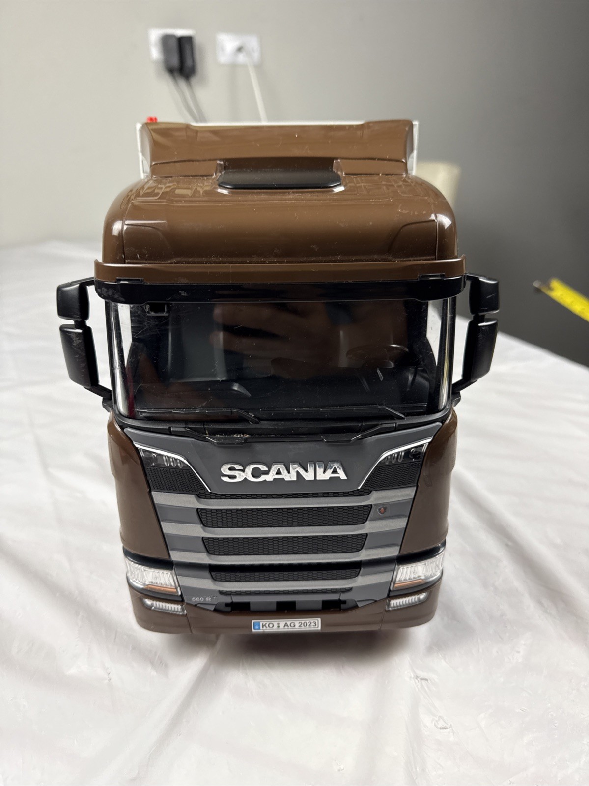 Bruder 1/16 Scania Super 560R UPS Logistics Truck Missing Back Doors And Lift