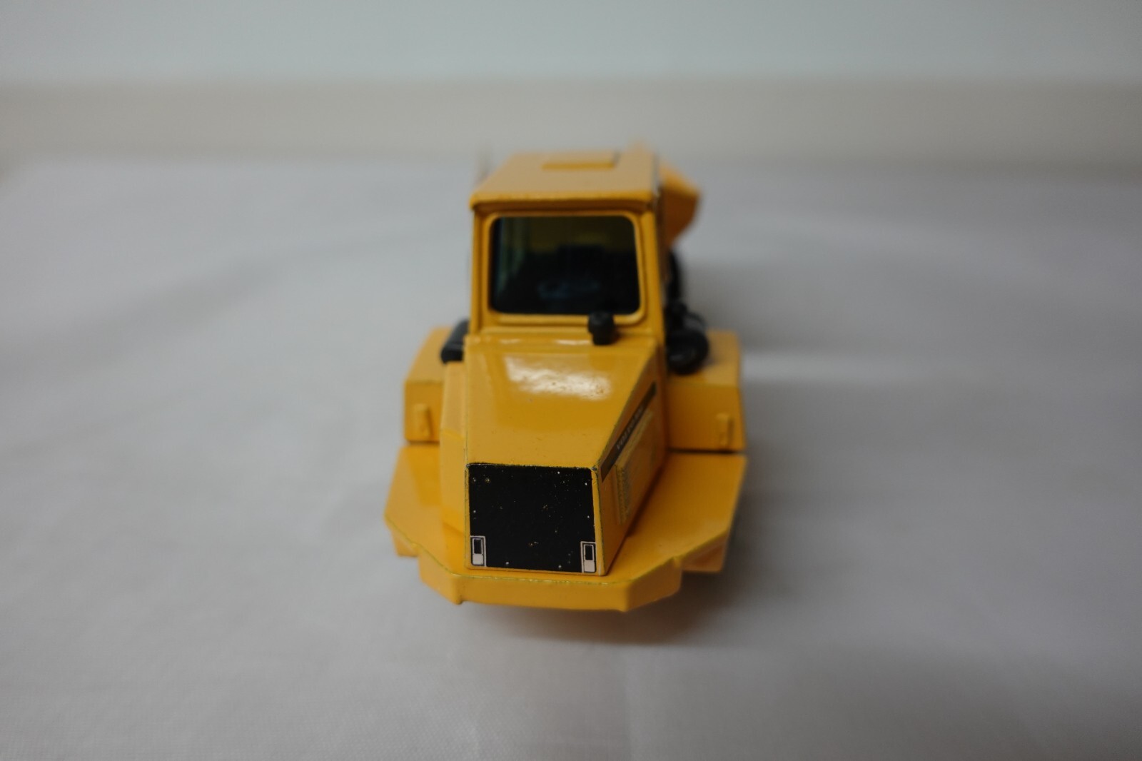JOAL 231 Volvo BM A25 Articulated Dump Truck 1:50 Scale