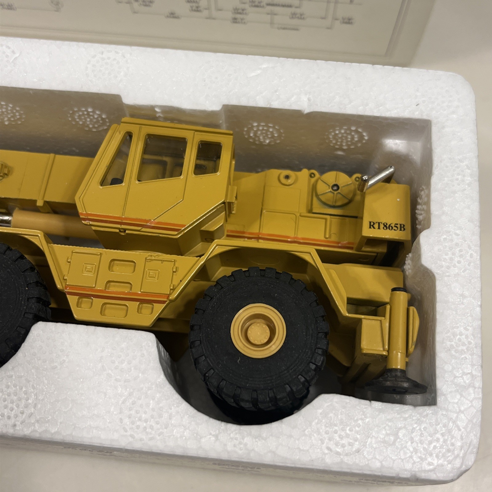 NZG Grove RT865B Rough Terrain Hydraulic Crane 1:55 394 in Box Germany