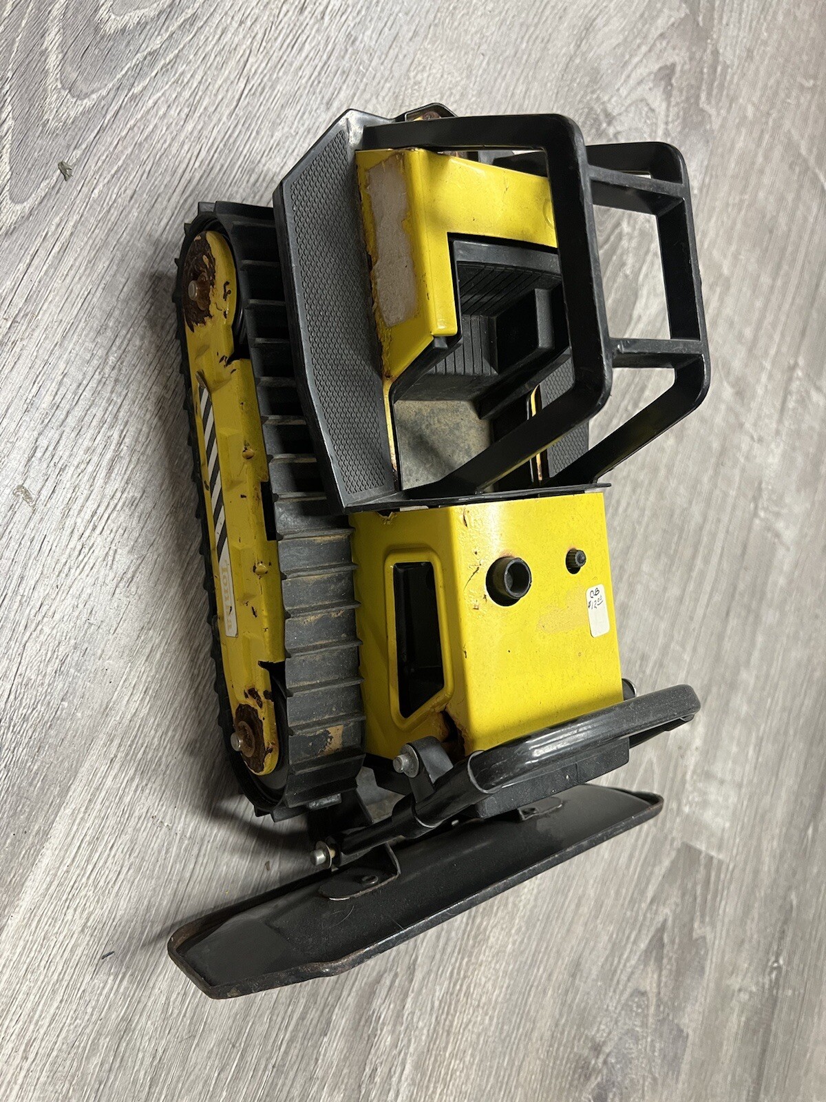 Vintage Tonka Yellow Metal Bulldozer – Model 51054 (1990s) – Made in USA Rack rm
