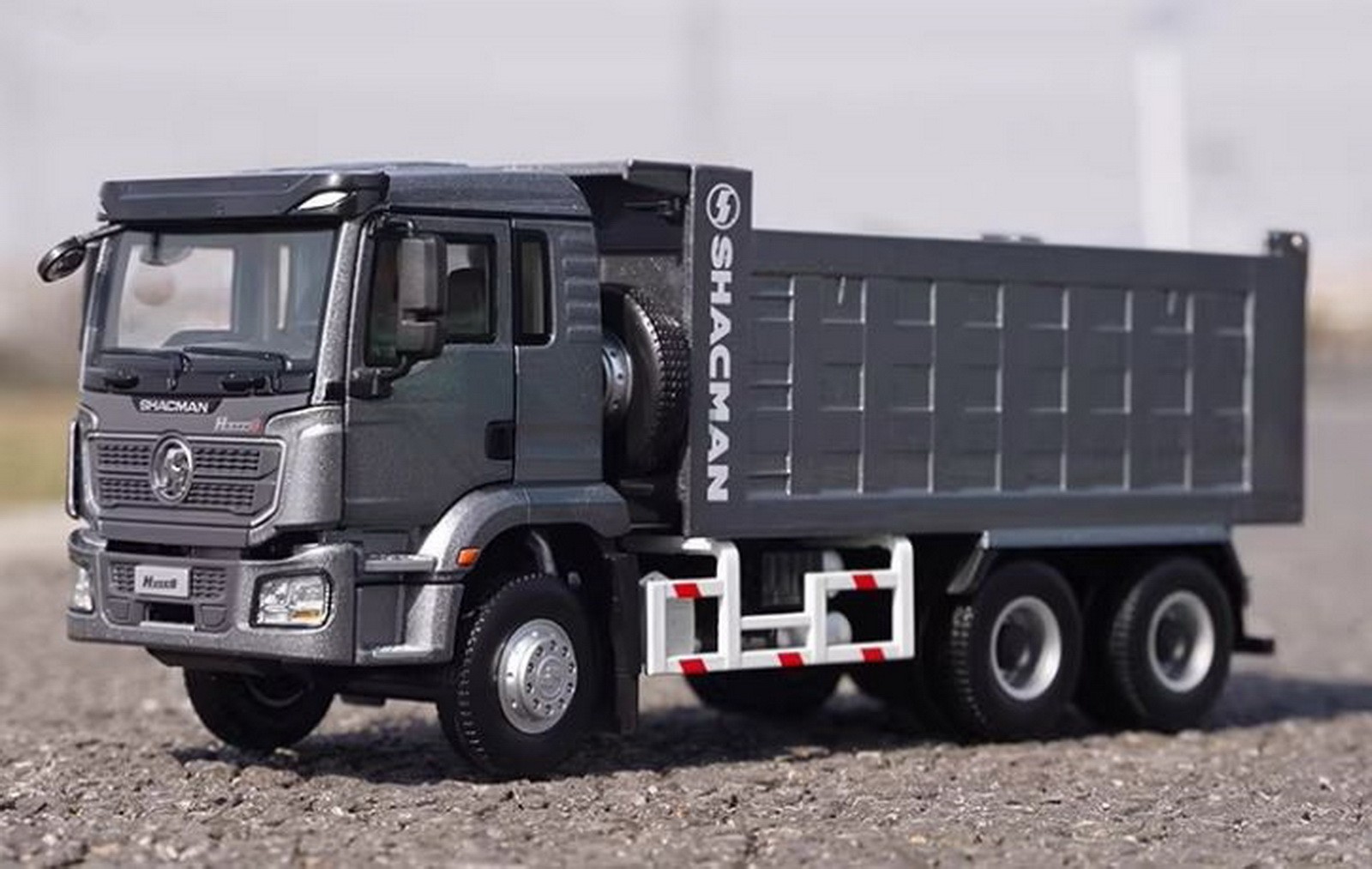 1/32 Scale SHACMAN H3000S Dump Truck Grey Diecast Car Toy Gift Collection