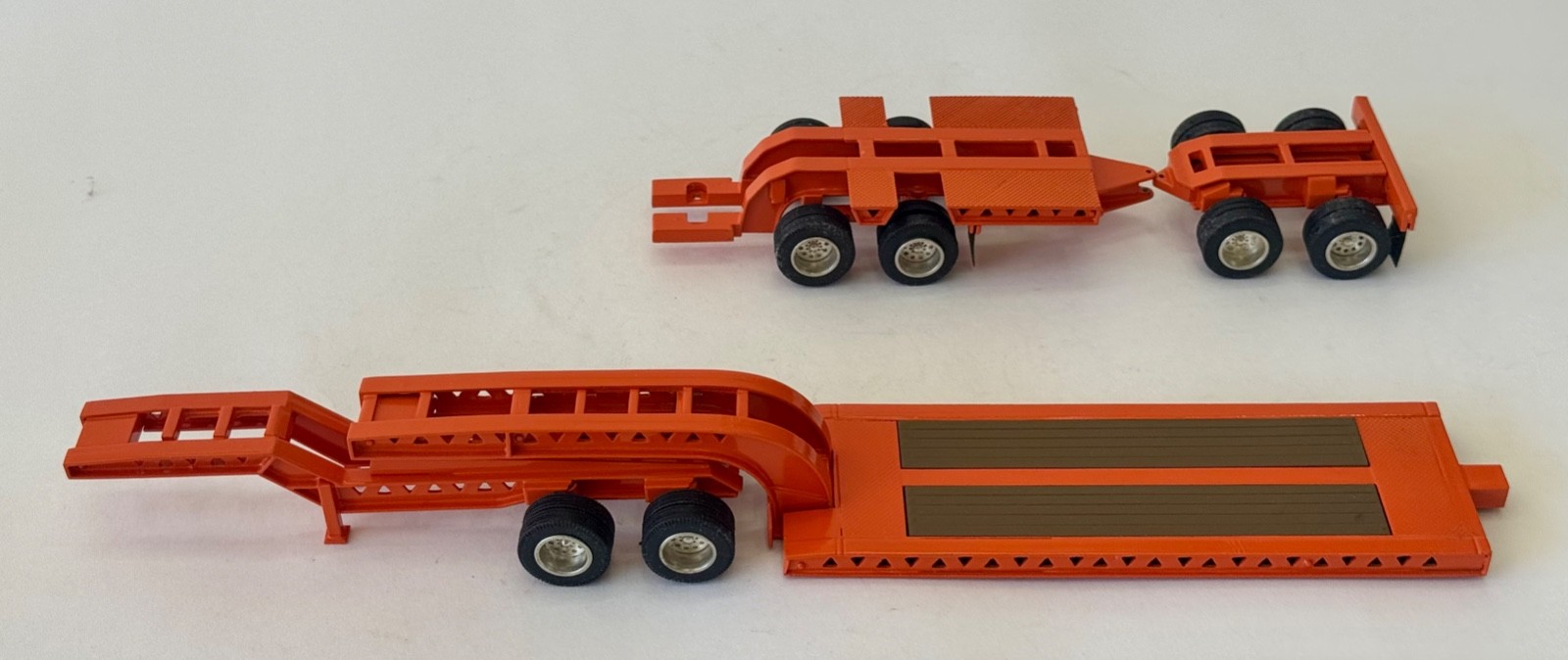 A Smith Trail King 2x2x2 Wide Bed Low Loader Trailer 1:48 Diecast M.I.B.