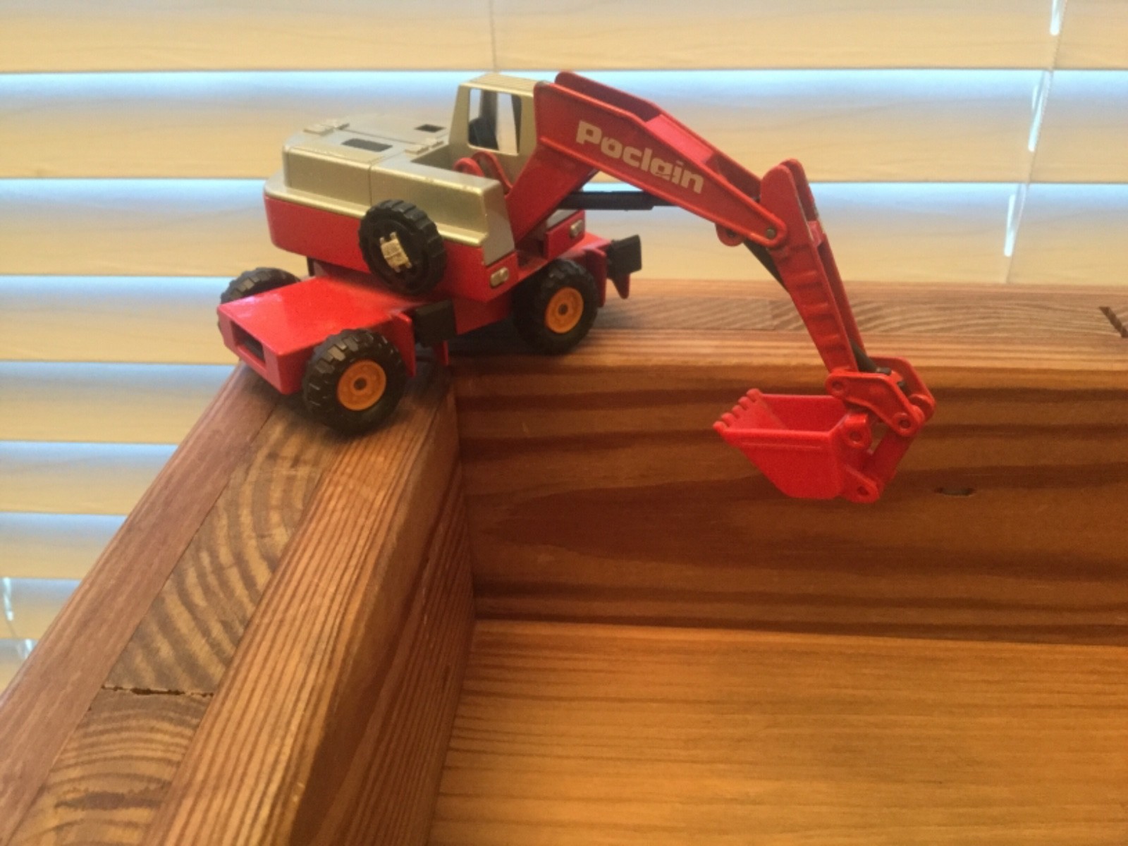 Majorette 1/56 Poclain 90 Wheeled Digger Excavator Shovel Tractor