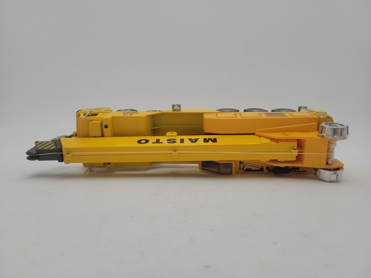 Maisto 21049 1:50 Scale Motorized Yellow Powerline Crane Truck Diecast Metal EX