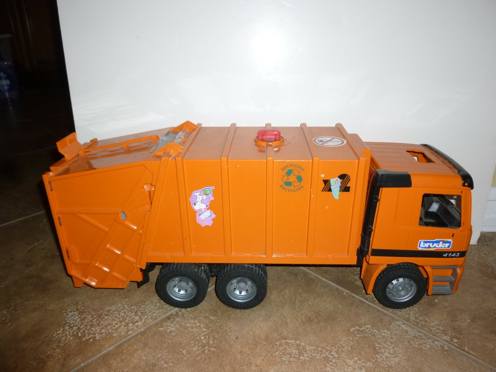 BRUDER MERCEDES BENZ ACTROS 4143 ORANGE RECYCLING TRUCK FÜRTH MADE IN GERMANY