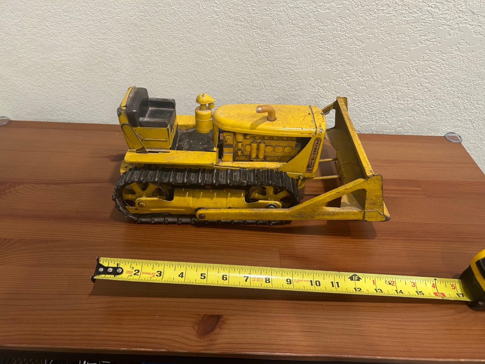 Vintage Toy Doepke D6 Bulldozer Caterpillar Pressed Steel Construction Model