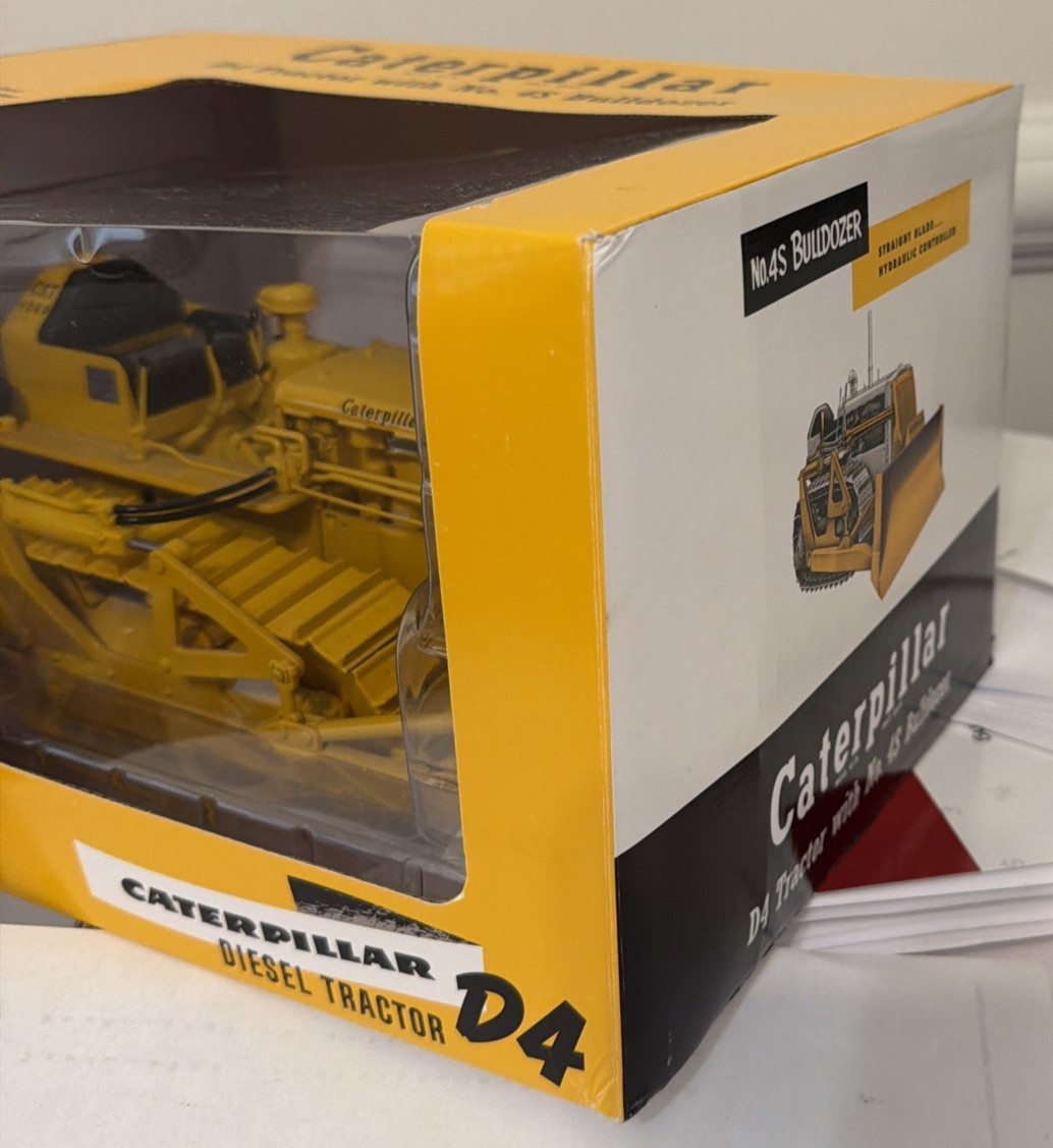 Caterpillar Cat D4 Tractor 4S Bulldozer diesel SpecCast 1:16 Scale model