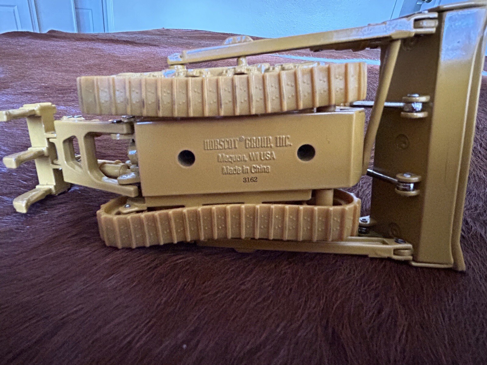 Norscott 1/50 Caterpillar D8R Series II Track-Type Dozer With Blade