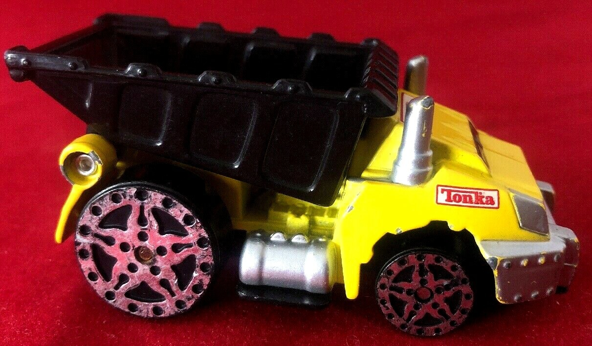 2005 MAISTO TONKA YELLOW 2 3/4″ MOD WHEELS DIECAST HASBRO DUMP TRUCK