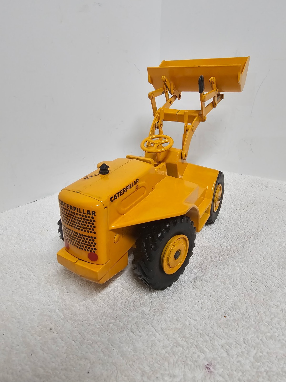 Vintage 1960s ERTL Caterpillar 944 Traxcavator 1:24 Diecast Loader w/ Box EUC
