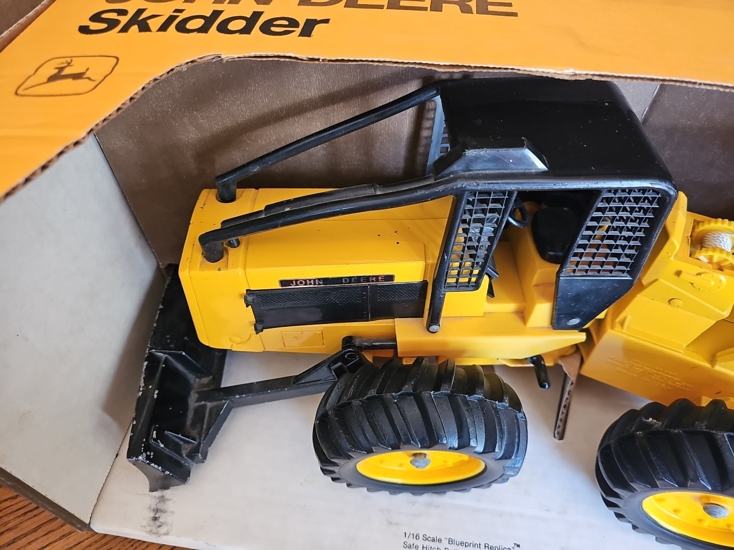 Ertl John Deere No. 590 Log Skidder 1/16 with Original Box
