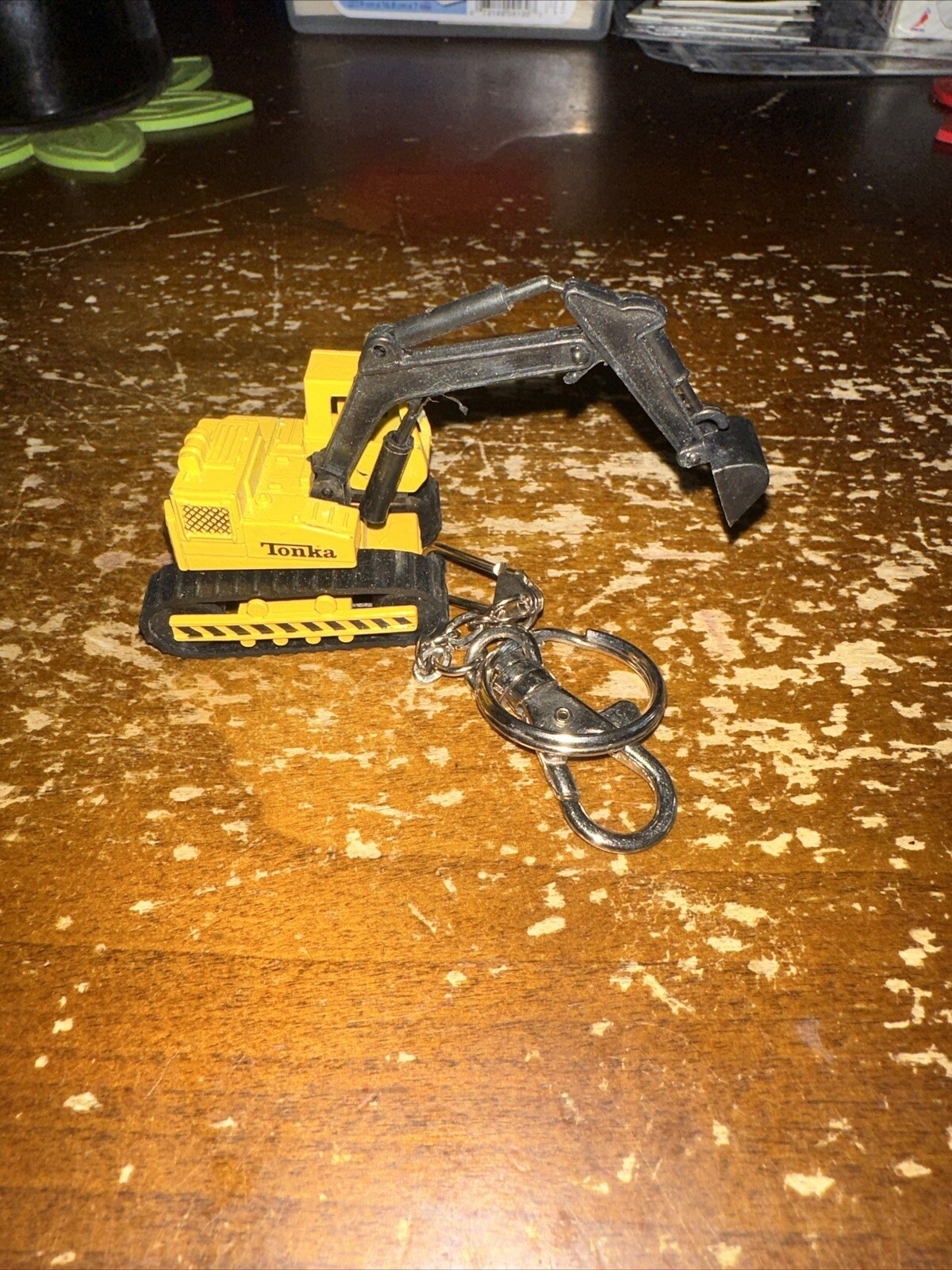 OFFICIAL Tonka Mighty Construction Back Hoe Crane Die cast Keychain TOY ages 3+