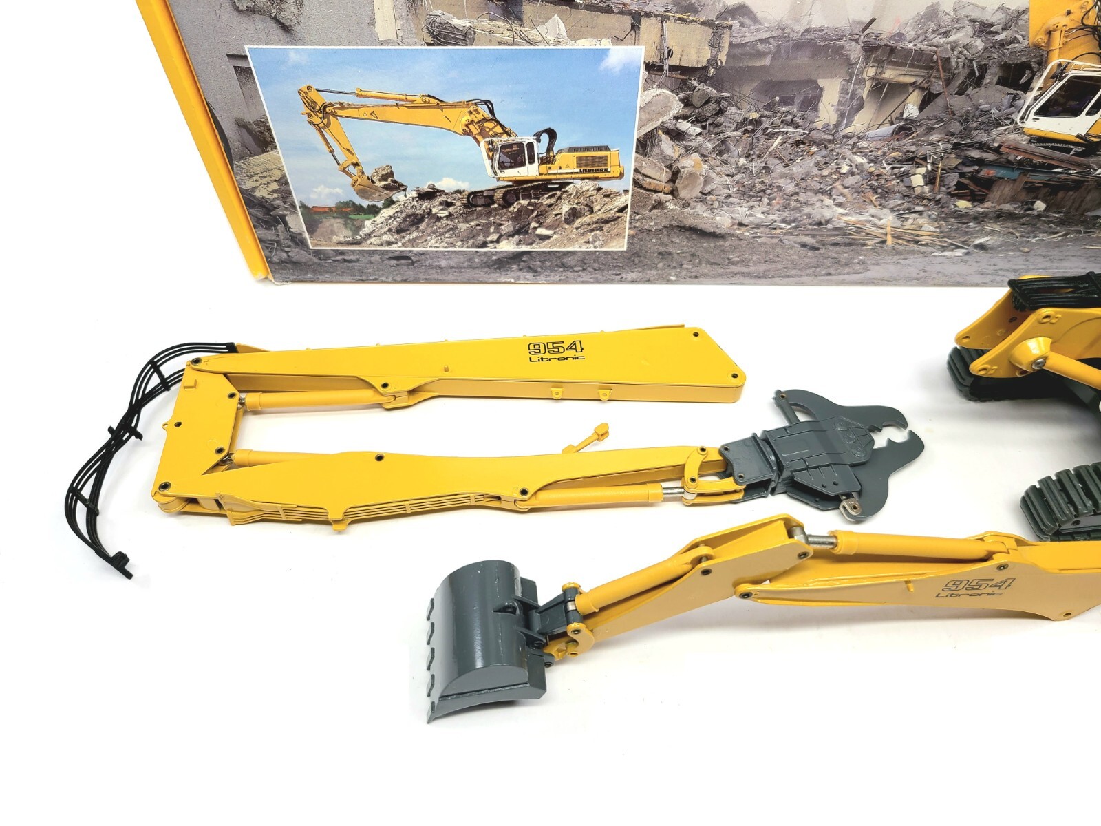 Liebherr R954BV Litronic Demolition Excavator – Conrad 1:50 Scale Model #2907