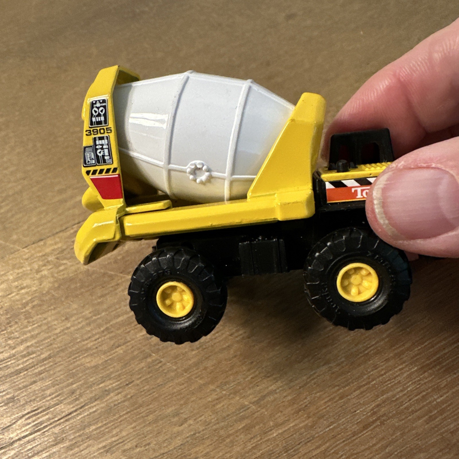Maisto Hasbro Tonka 1998 Mini Mighty Excavator Cement Truck Construction