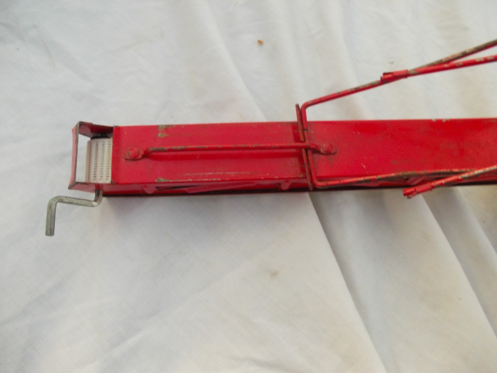 1965 True Tru Scale elevator lift 1/16 scale vintage tin farm toy WORKS NICE ORG