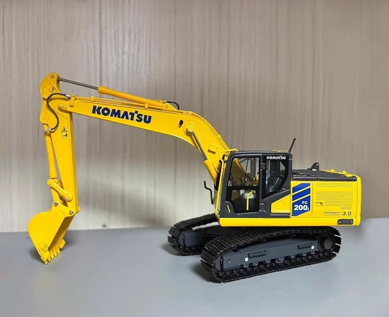 1/50 Scale KOMATSU PC200i-12 Hydraulic Excavator Diecast Model Toy Collection