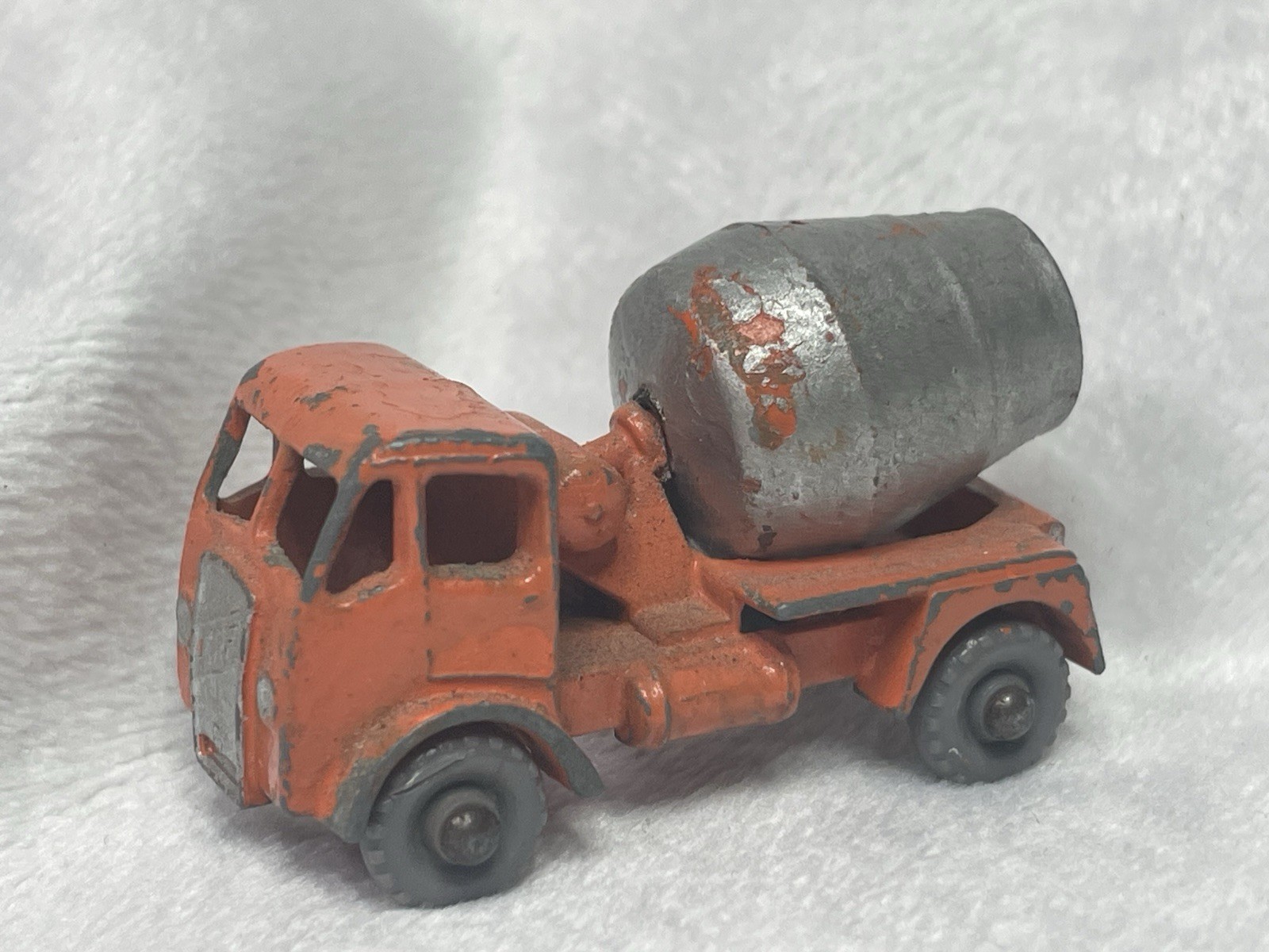 Vintage Matchbox Lesney No 26a ERF Cement Mixer Orange Grey Plastic Wheels 1958