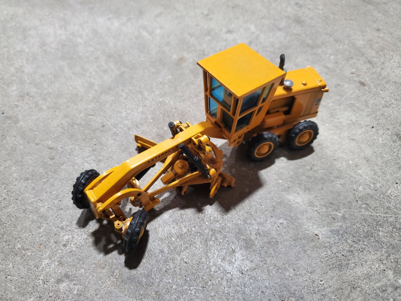 CAT – Joal Caterpillar 12G Grader – 1:50 Die Cast – #217 – *MISSING PIECES*