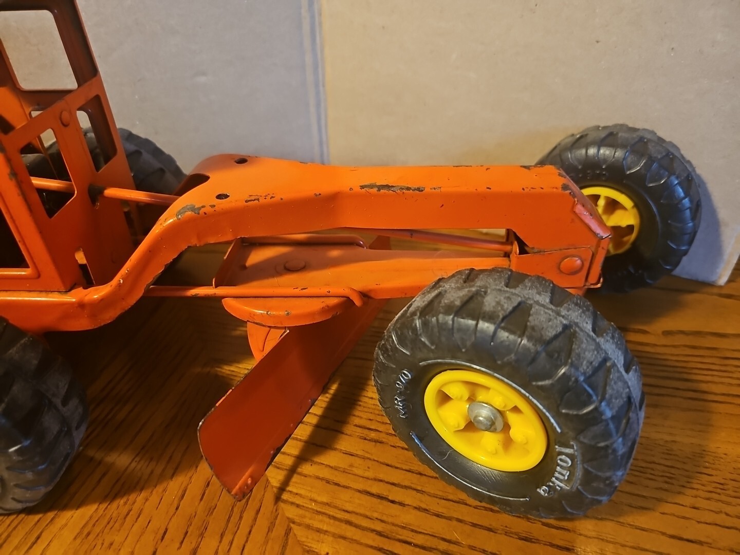 Vintage 1970’s Tonka MR-970 On Wheels ORANGE Pressed Steel Toy Road Grader