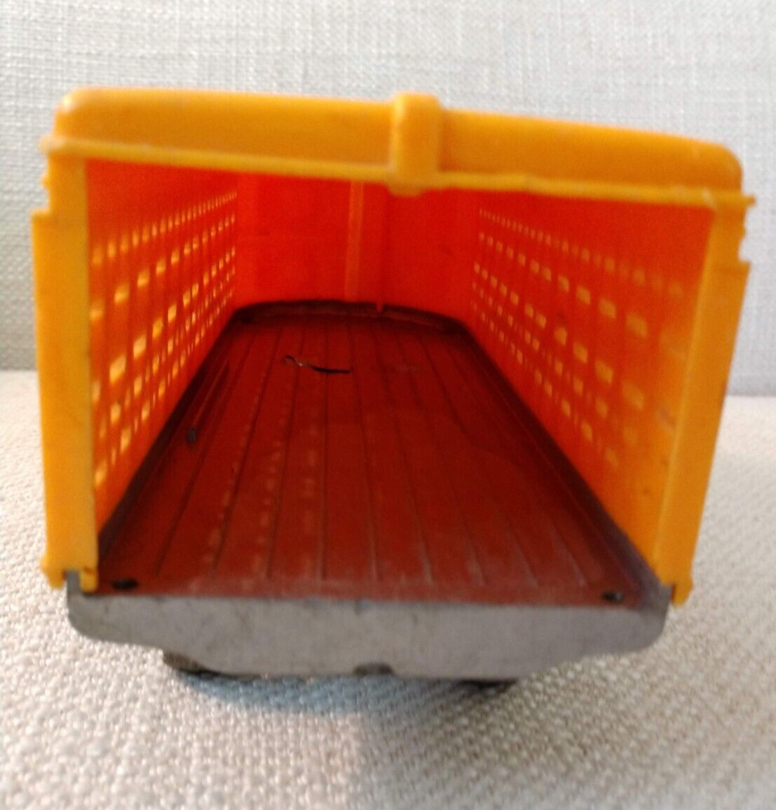 Vintage 1965 Hubley Livestock Cattle Trailer Truck